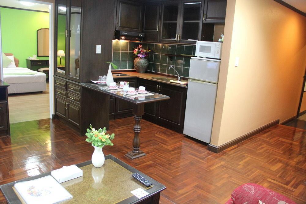 Yellow Ribbon Hills, Boutique Suites Bangkok Exterior photo
