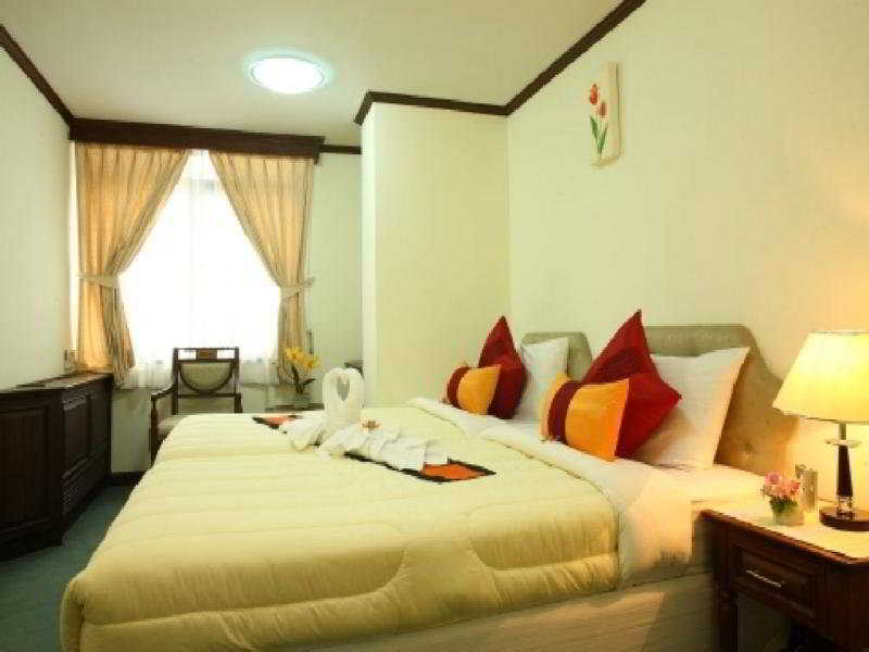 Yellow Ribbon Hills, Boutique Suites Bangkok Exterior photo