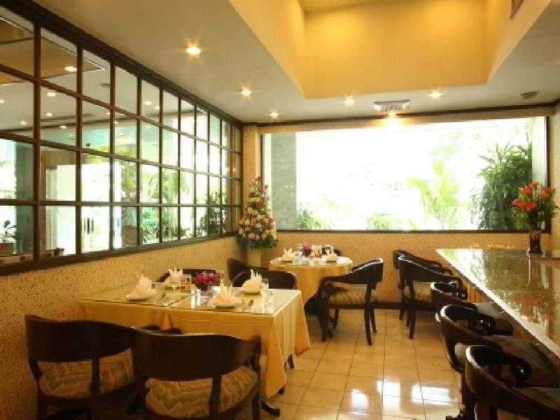 Yellow Ribbon Hills, Boutique Suites Bangkok Exterior photo