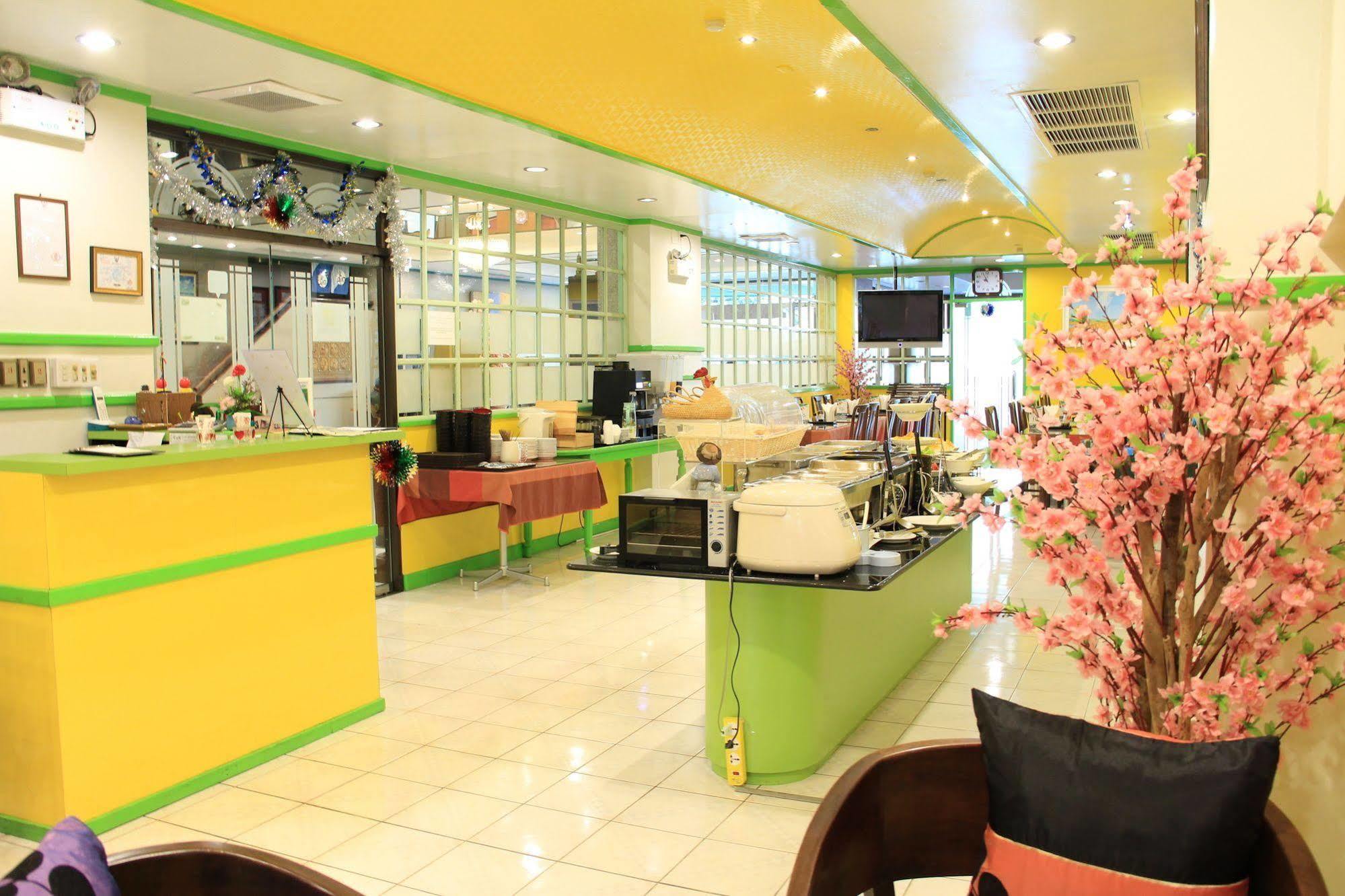Yellow Ribbon Hills, Boutique Suites Bangkok Exterior photo